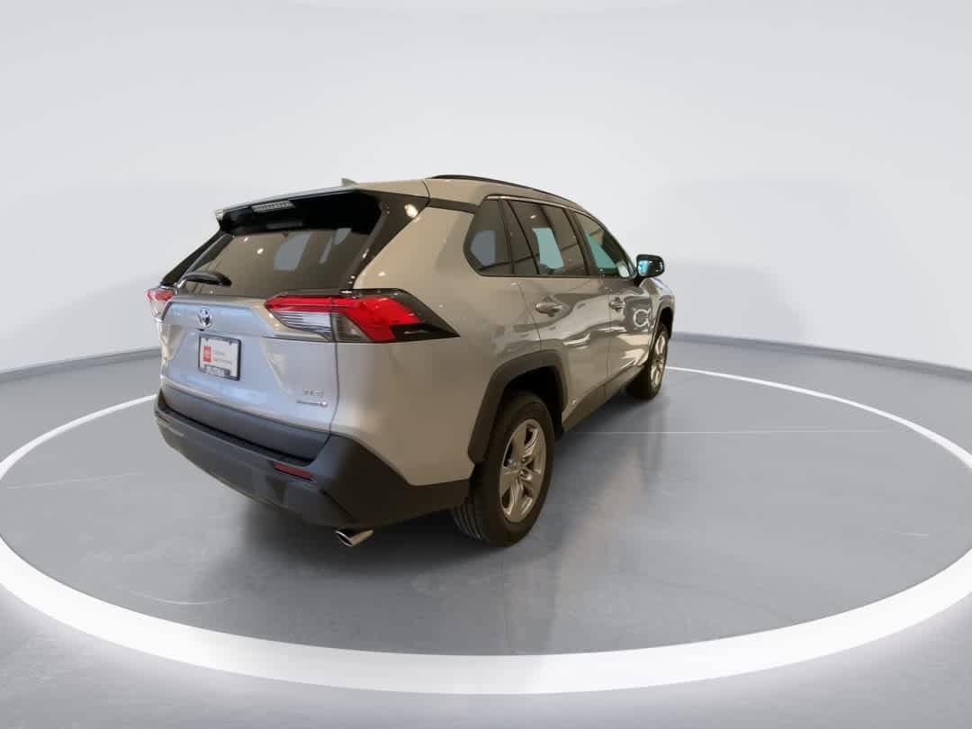 Thumbnail: 2024 Toyota RAV4 - 8