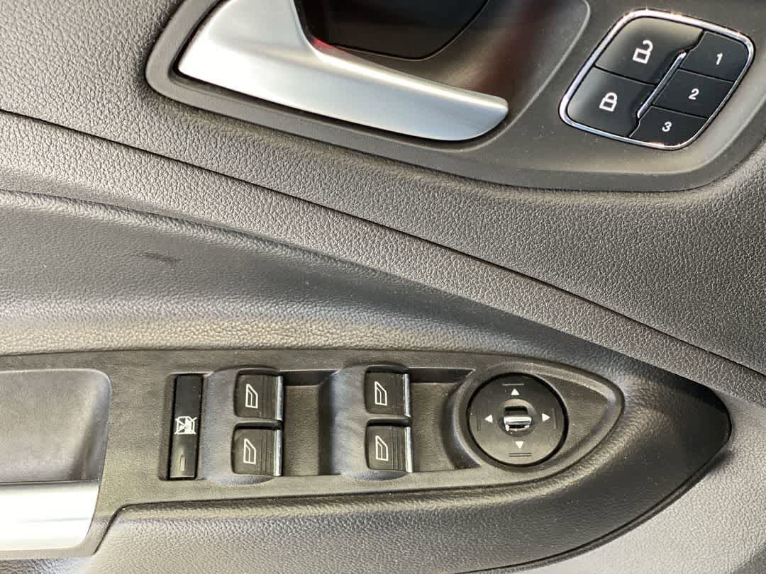 Thumbnail: 2015 Ford Escape - 16