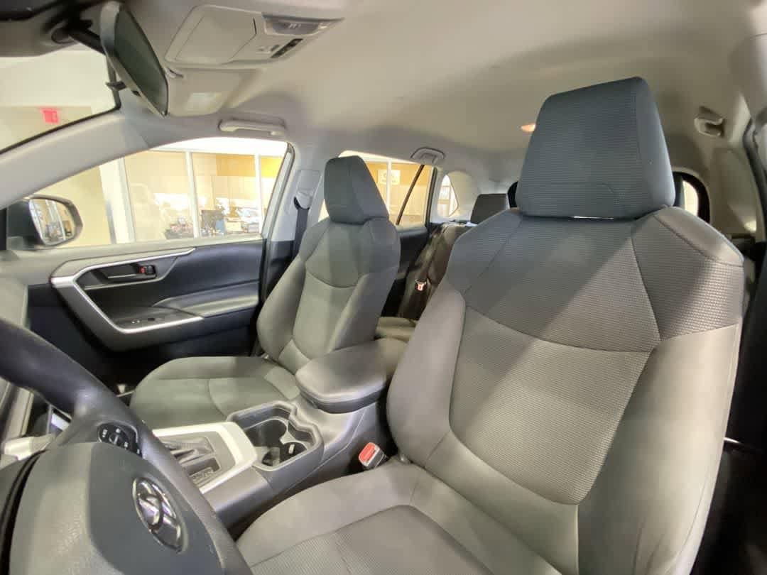 Thumbnail: 2020 Toyota RAV4 - 14