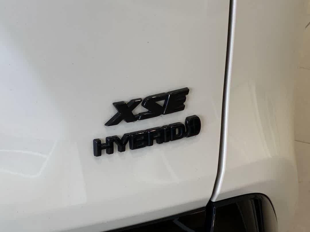 Thumbnail: 2022 Toyota RAV4 - 12