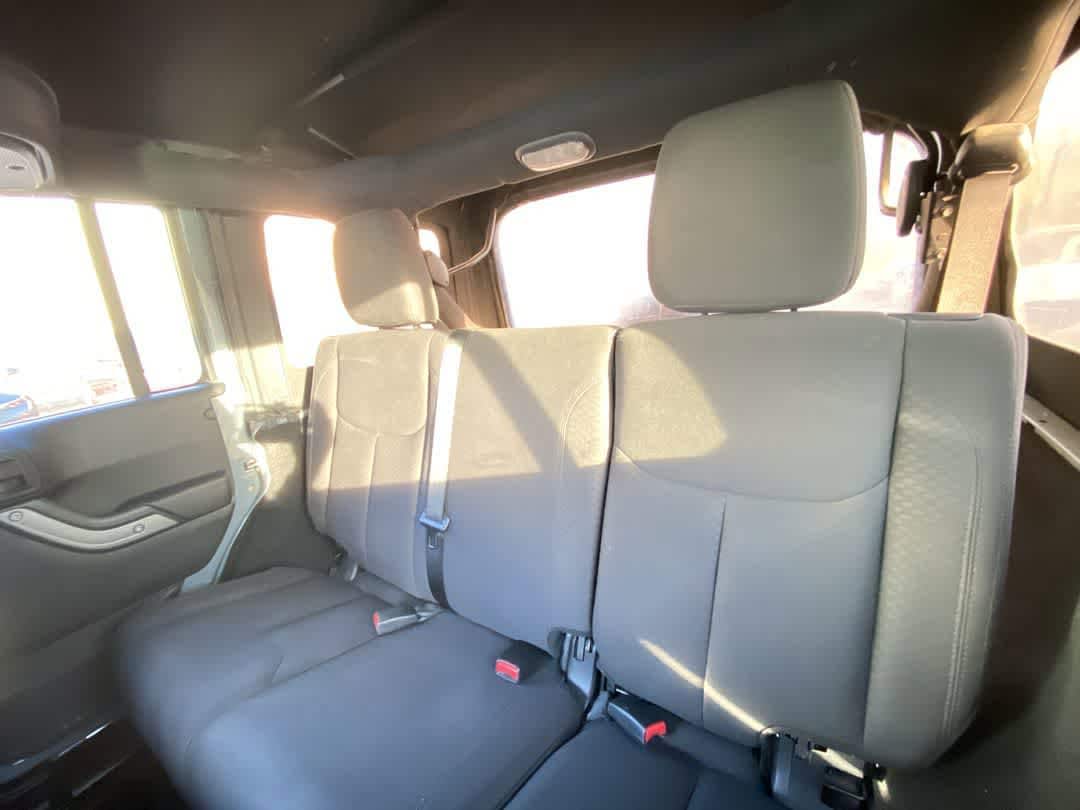 Thumbnail: 2015 Jeep Wrangler - 22