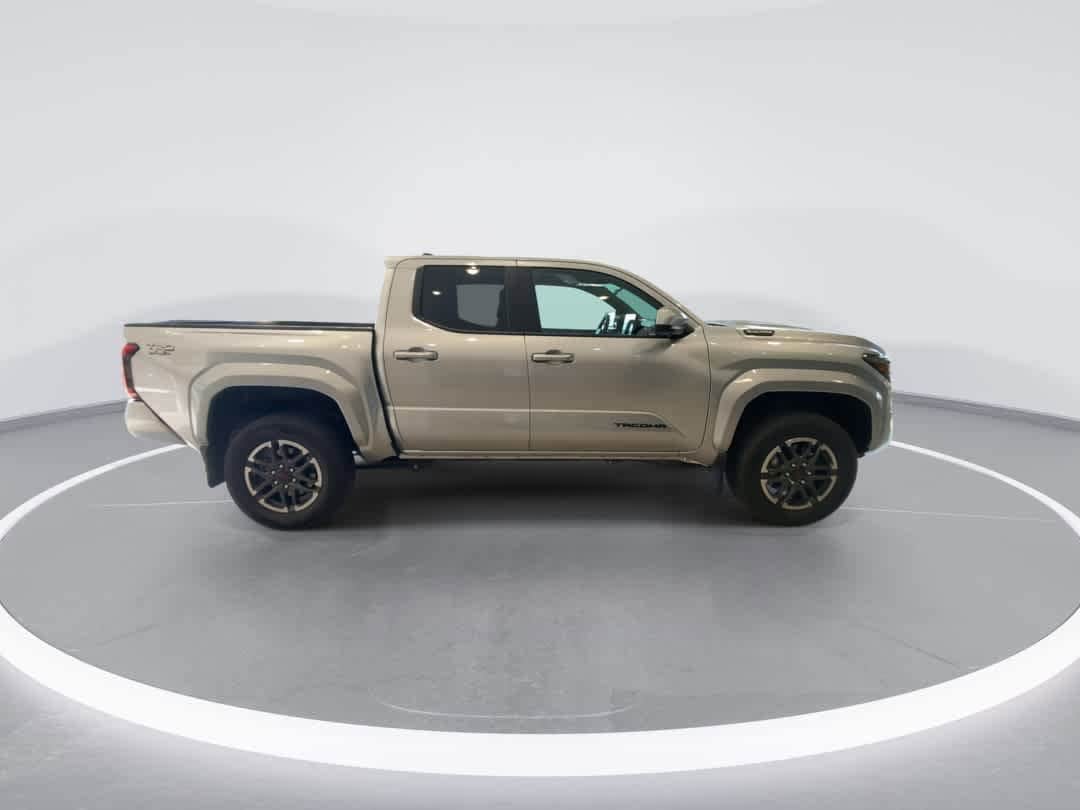 Thumbnail: 2025 Toyota Tacoma - 9