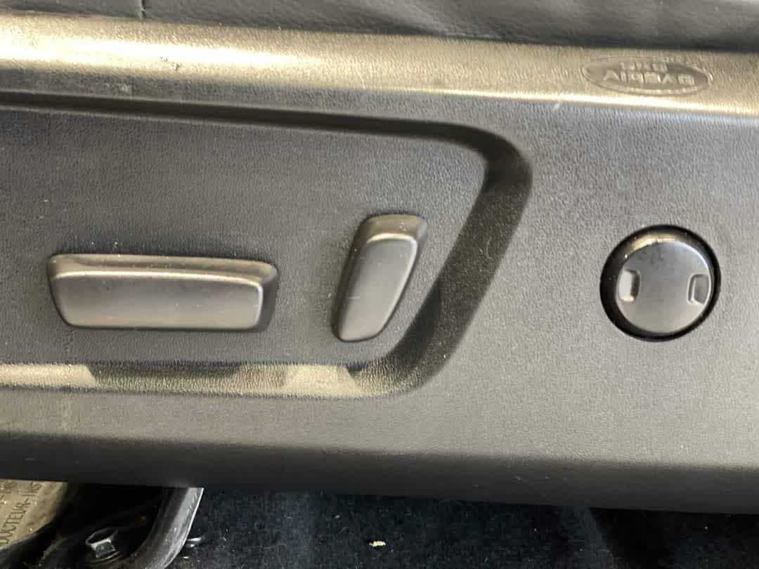 Thumbnail: 2019 Toyota Tundra - 14