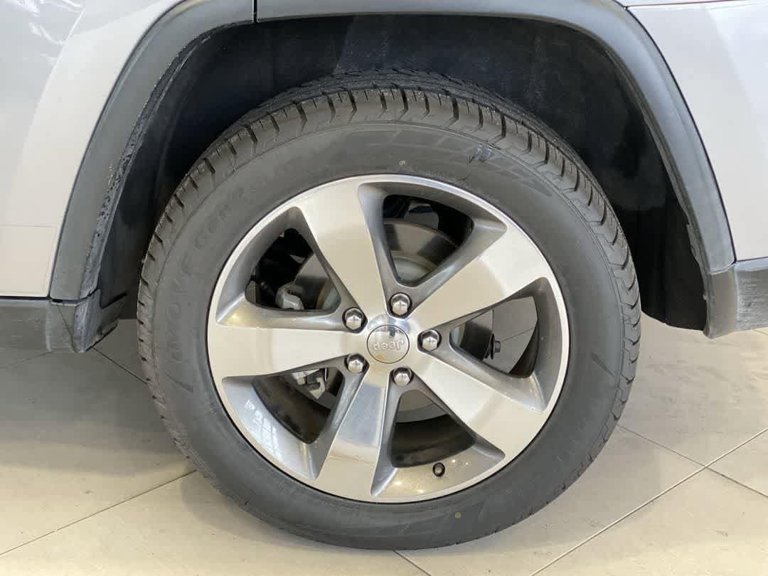 Thumbnail: 2015 Jeep Grand Cherokee - 13