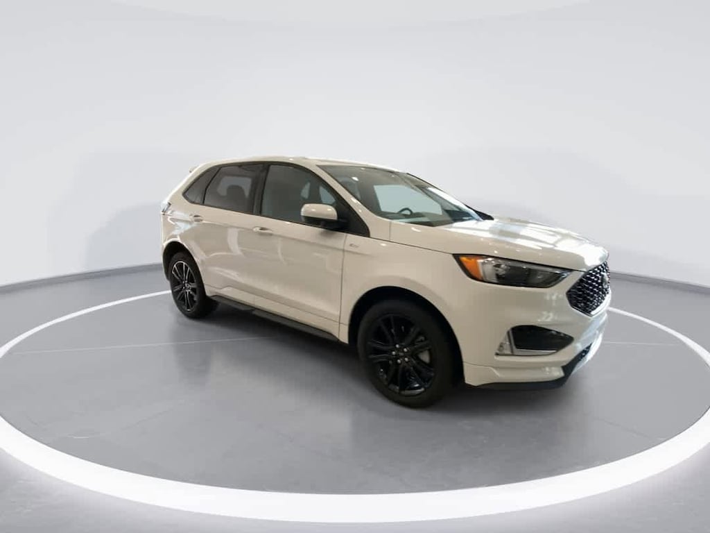 Used 2024 Ford Edge  SUV