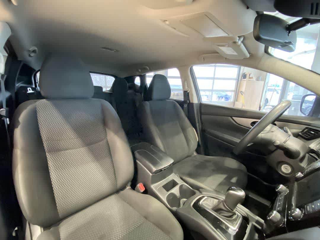 Thumbnail: 2021 Nissan Rogue Sport - 26