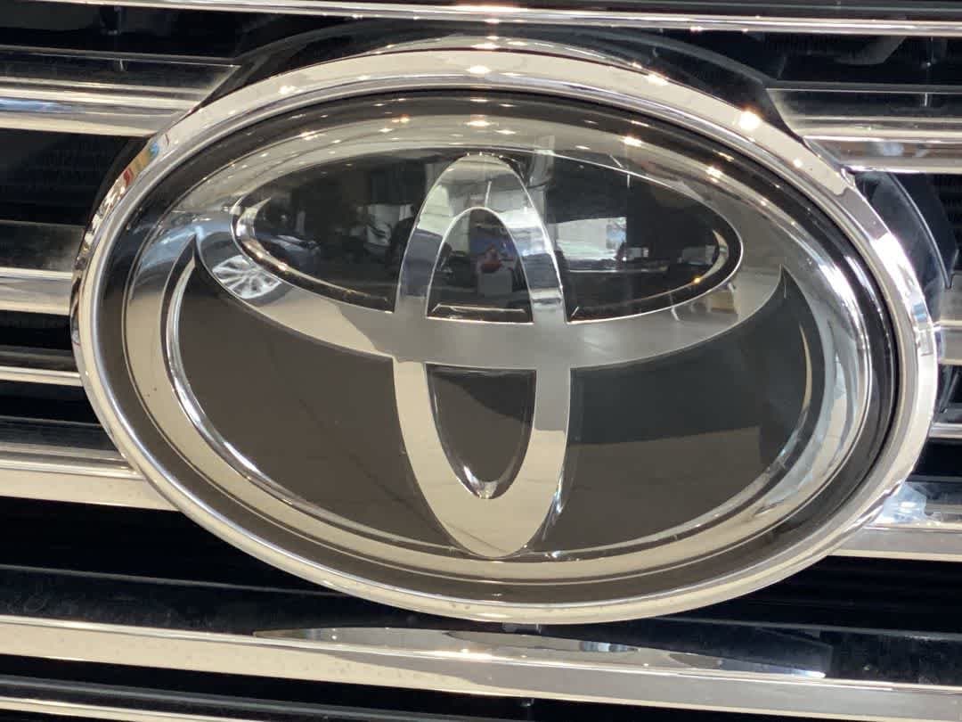 Thumbnail: 2019 Toyota Tundra - 10