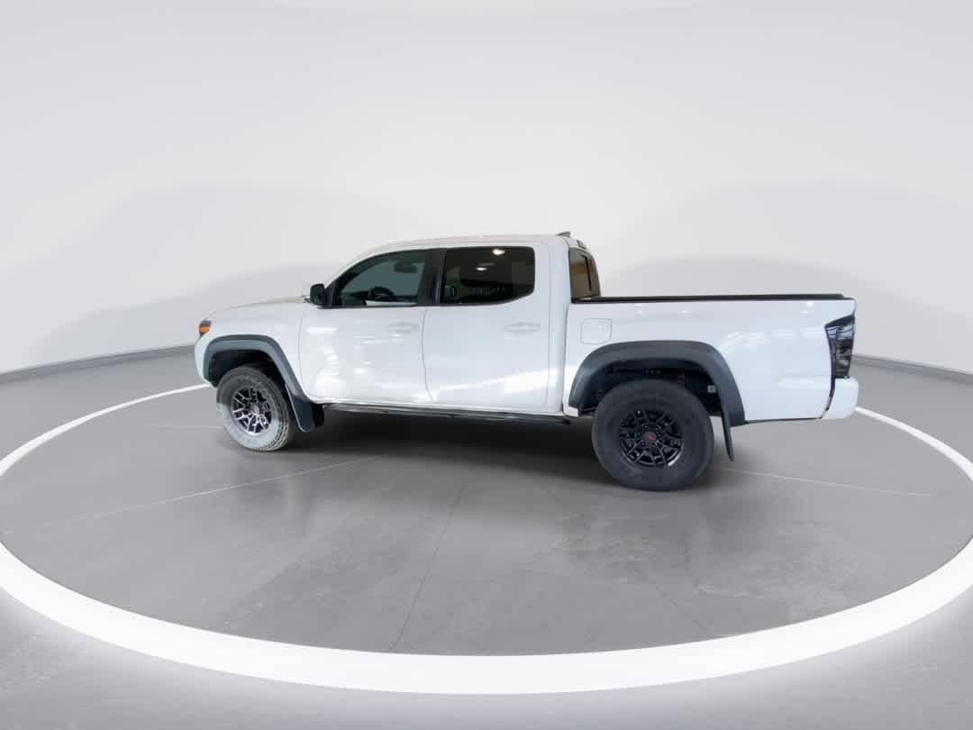Thumbnail: 2020 Toyota Tacoma - 6