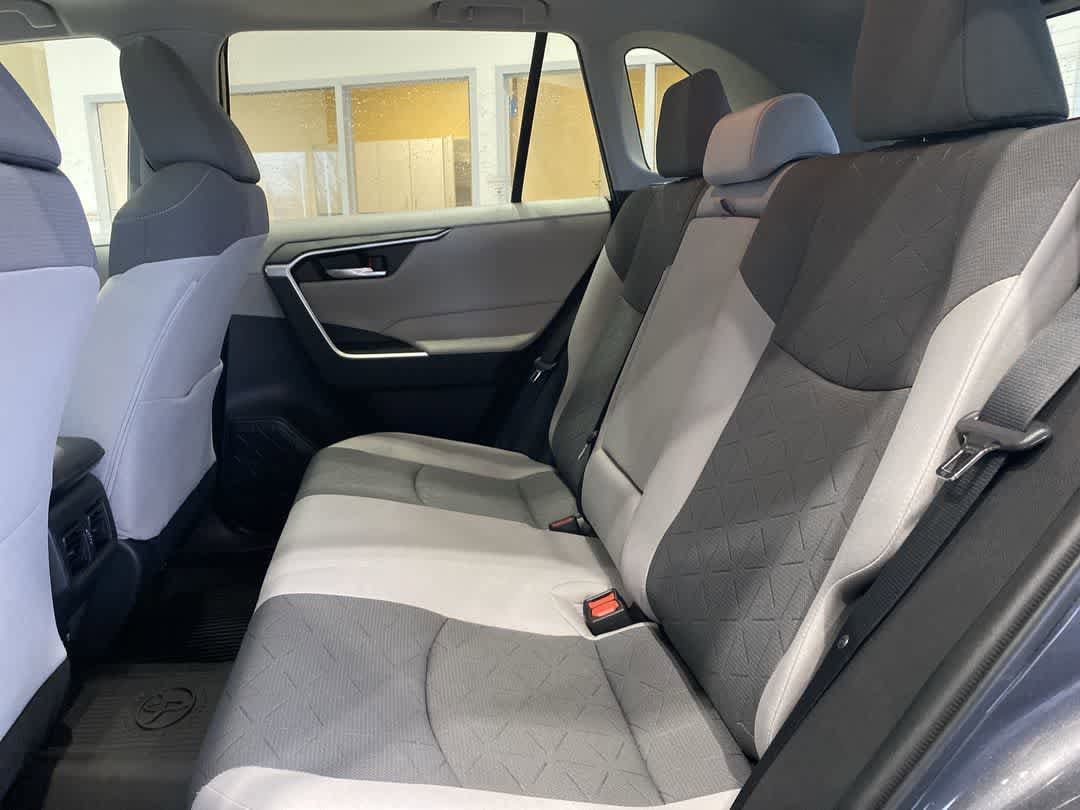 Thumbnail: 2021 Toyota RAV4 - 22