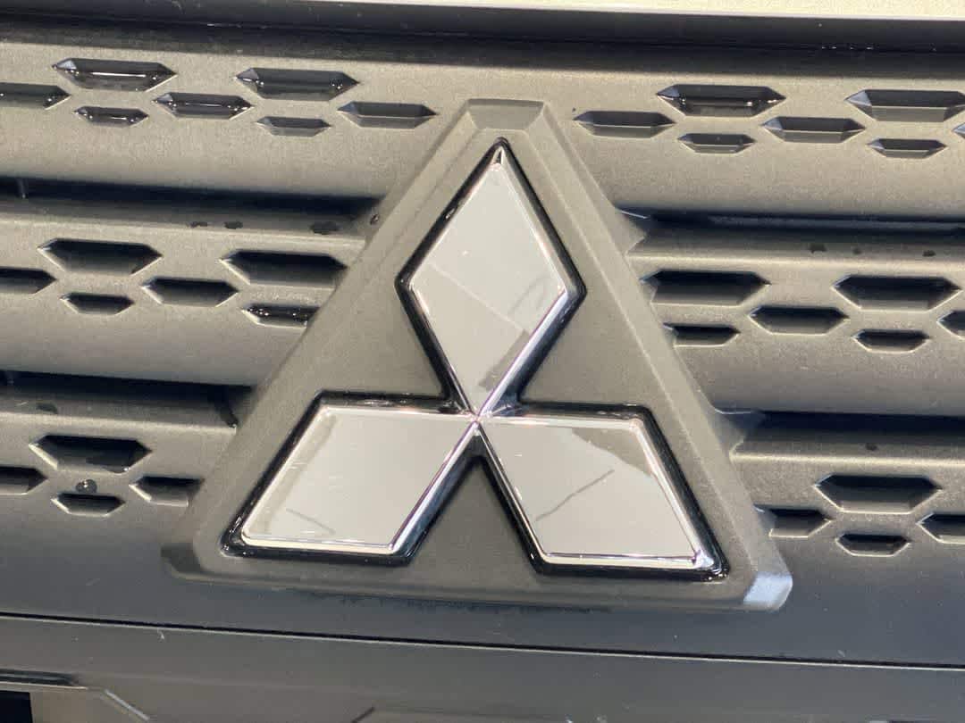 Thumbnail: 2024 Mitsubishi Eclipse Cross - 10