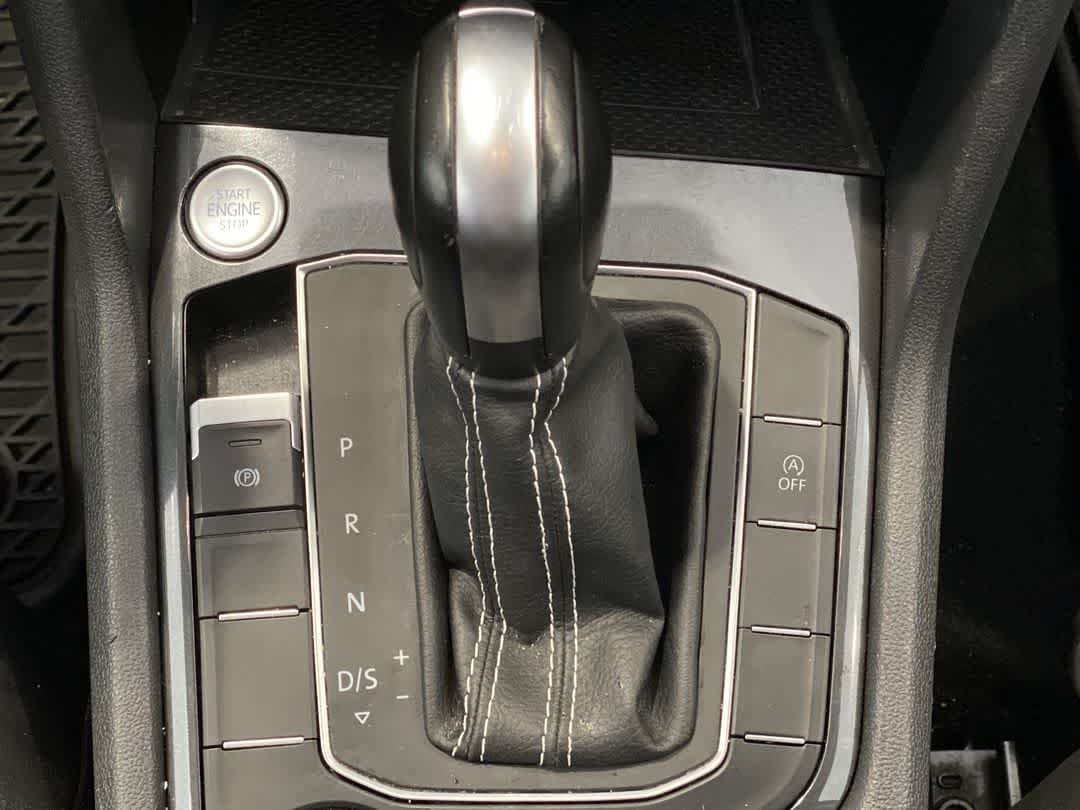 Thumbnail: 2021 Volkswagen Tiguan - 22