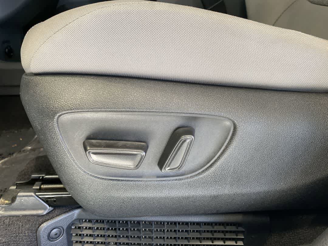 Thumbnail: 2023 Toyota Sienna - 12