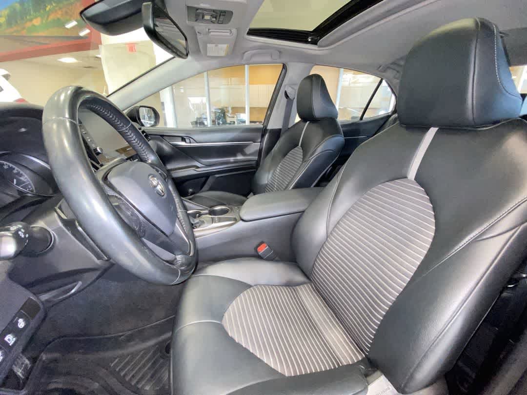 Thumbnail: 2022 Toyota Camry - 13