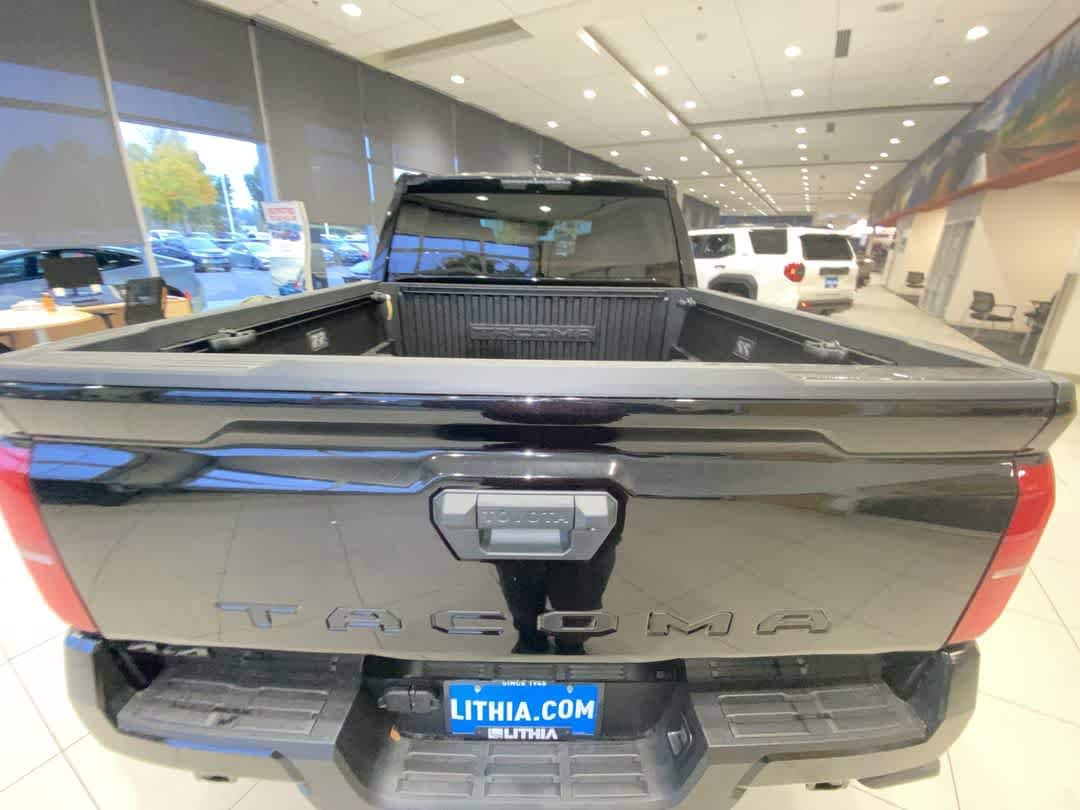 Thumbnail: 2025 Toyota Tacoma - 25