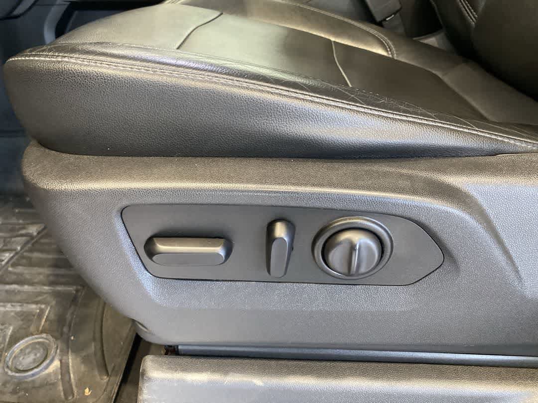 Thumbnail: 2019 Chevrolet Silverado 1500 - 23