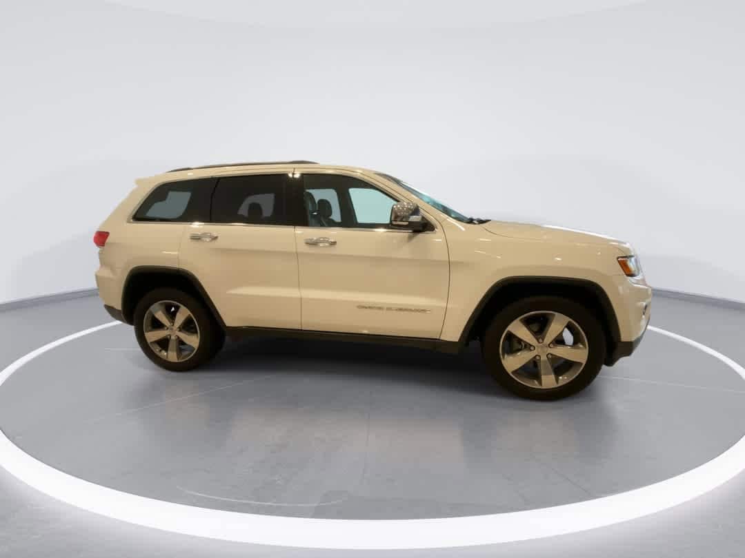 Thumbnail: 2015 Jeep Grand Cherokee - 9