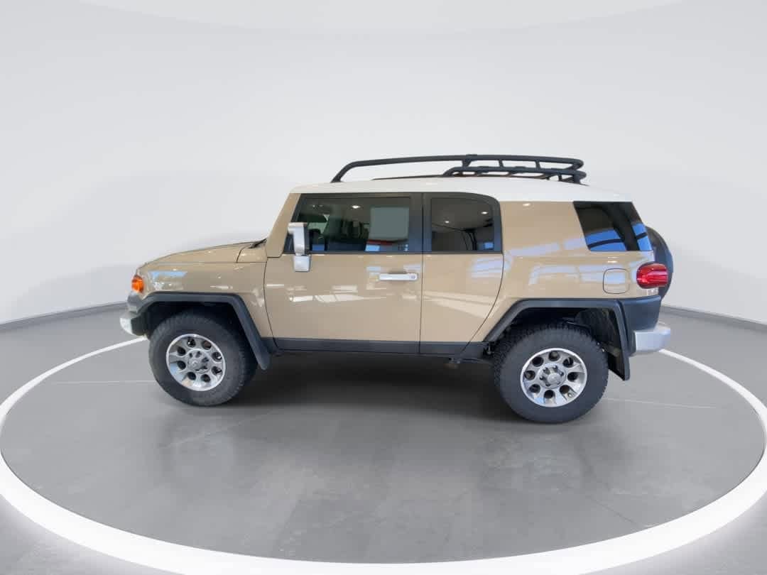 Thumbnail: 2013 Toyota FJ Cruiser - 5