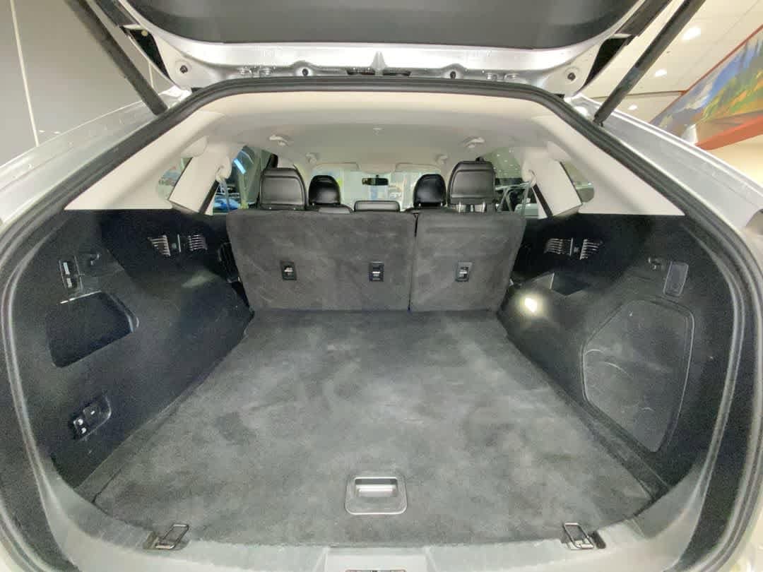 Thumbnail: 2017 Ford Edge - 24