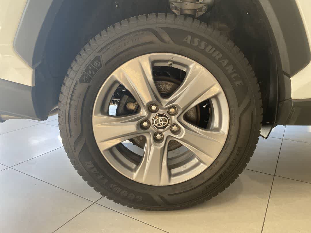 Thumbnail: 2022 Toyota RAV4 - 13
