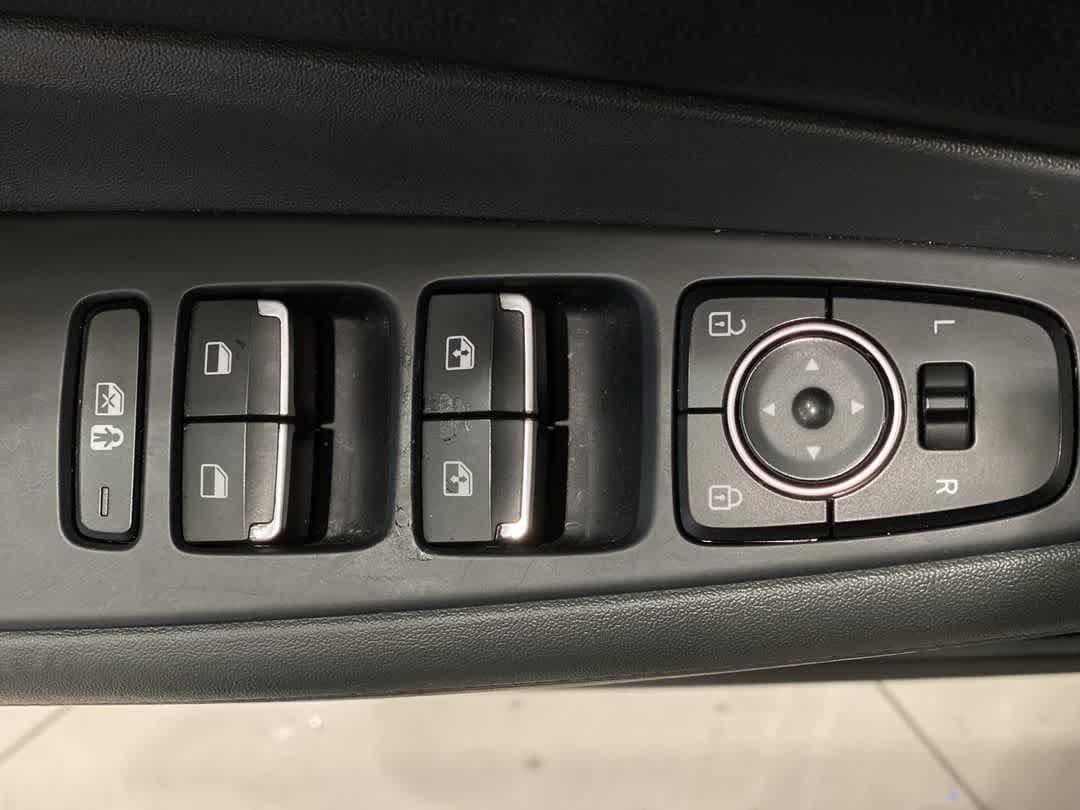 Thumbnail: 2023 Hyundai Santa Fe - 16