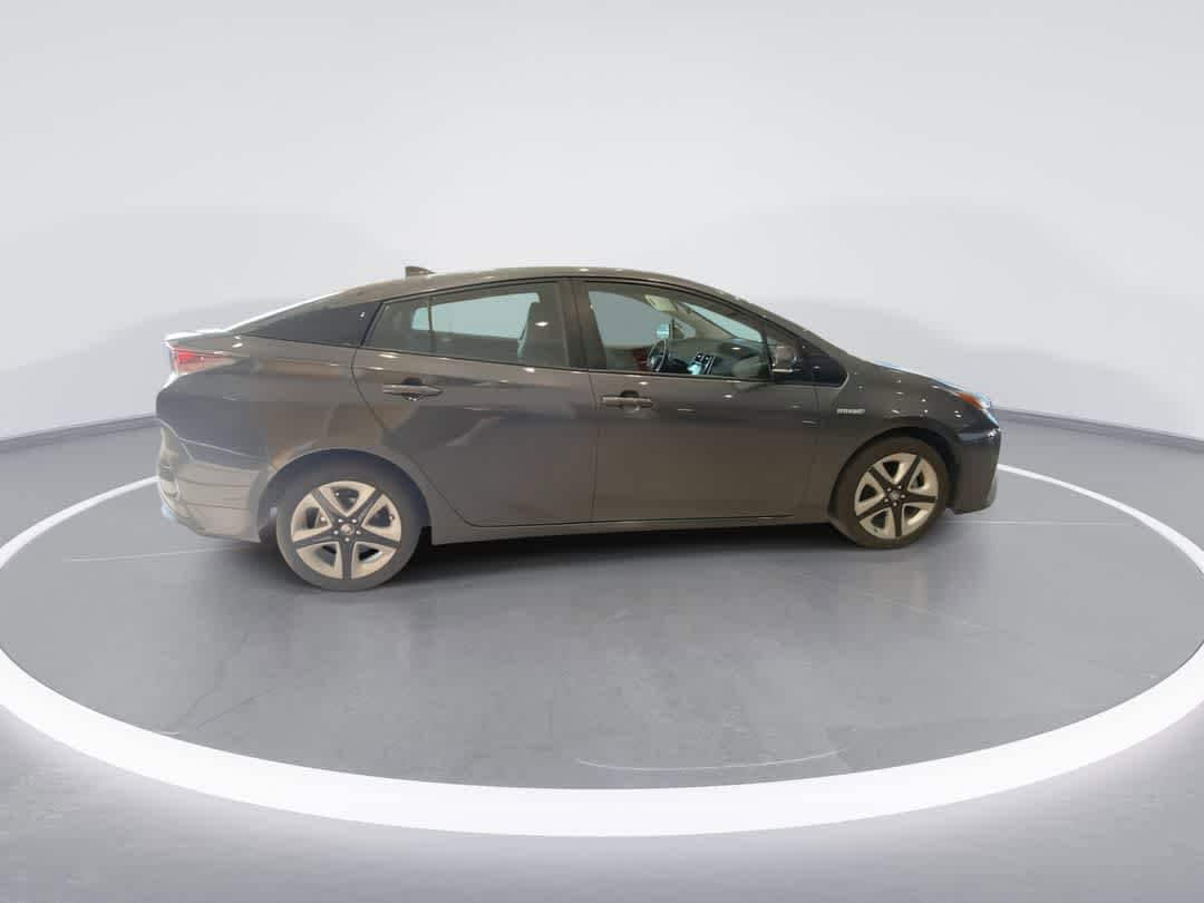 2016 Toyota Prius Three Touring 9