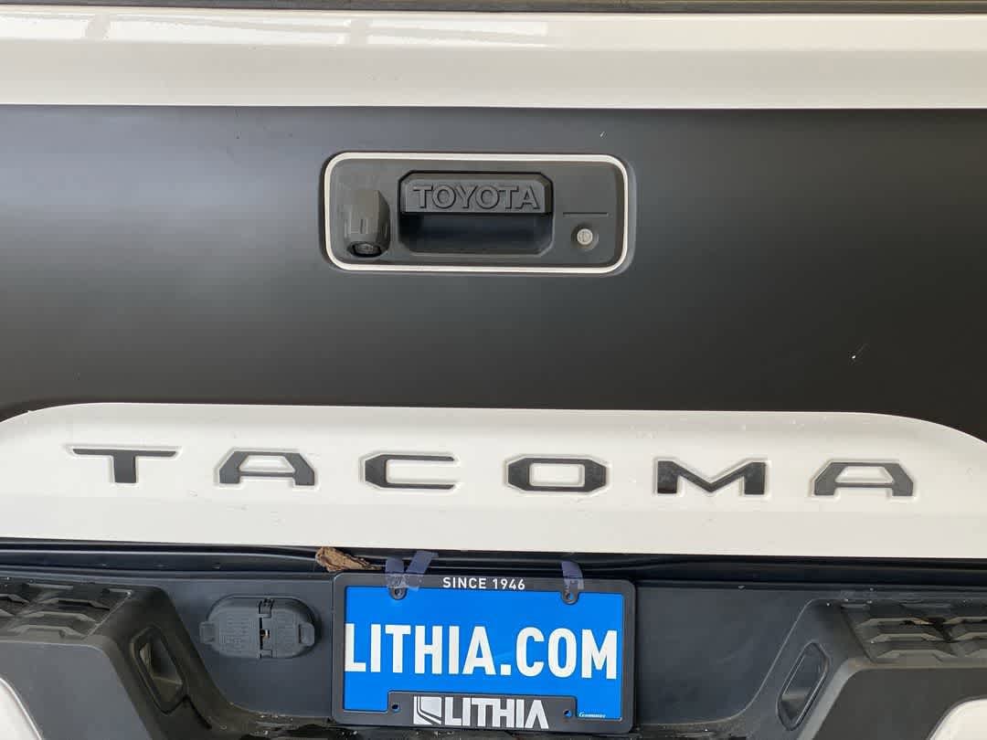 Thumbnail: 2020 Toyota Tacoma - 10