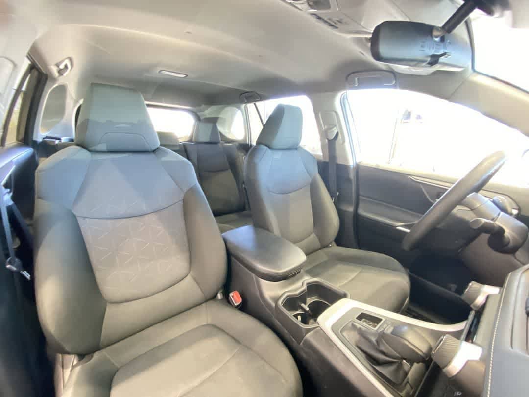 Thumbnail: 2025 Toyota RAV4 - 26