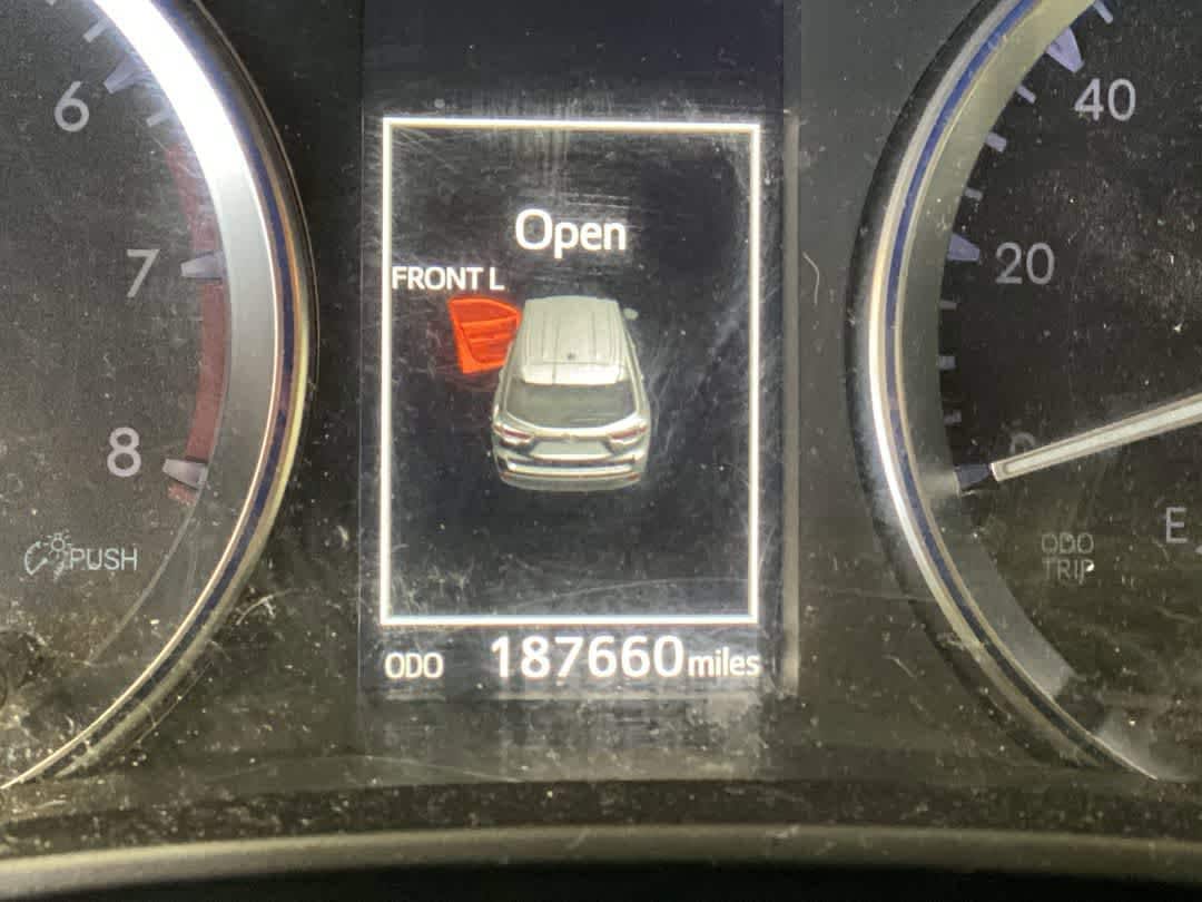 Thumbnail: 2015 Toyota Highlander - 15