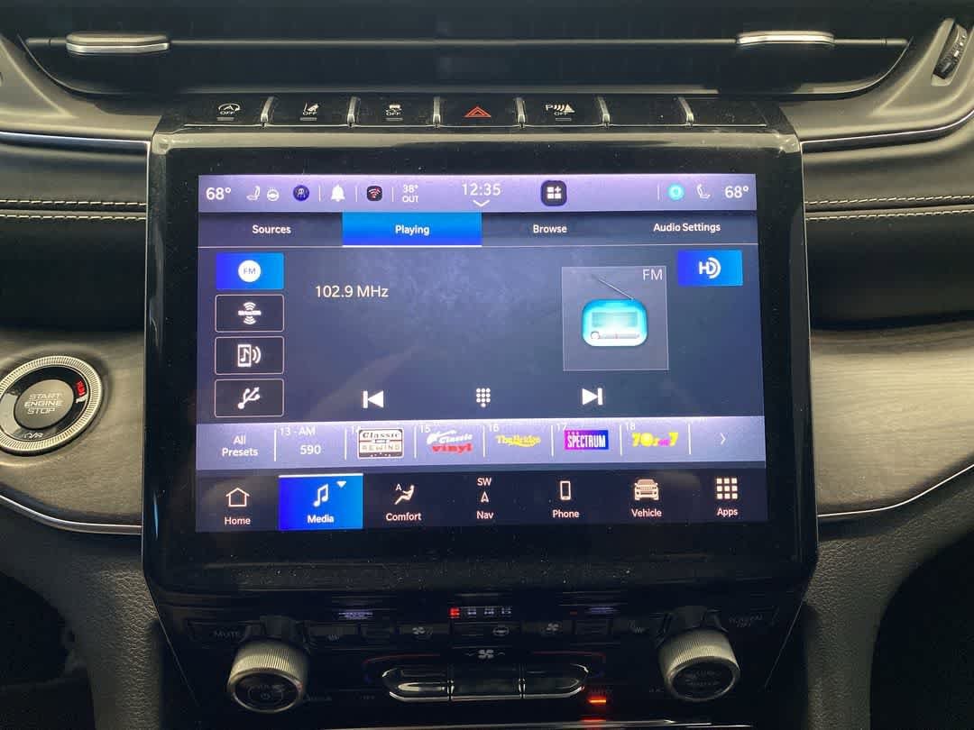 Thumbnail: 2022 Jeep Grand Cherokee - 18