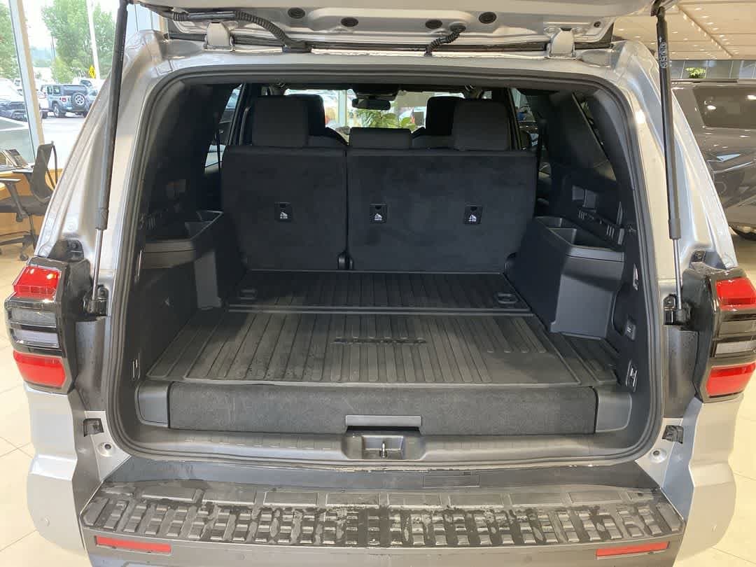 Thumbnail: 2025 Toyota 4Runner - 25