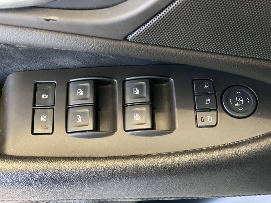 Thumbnail: 2017 Cadillac Escalade - 15