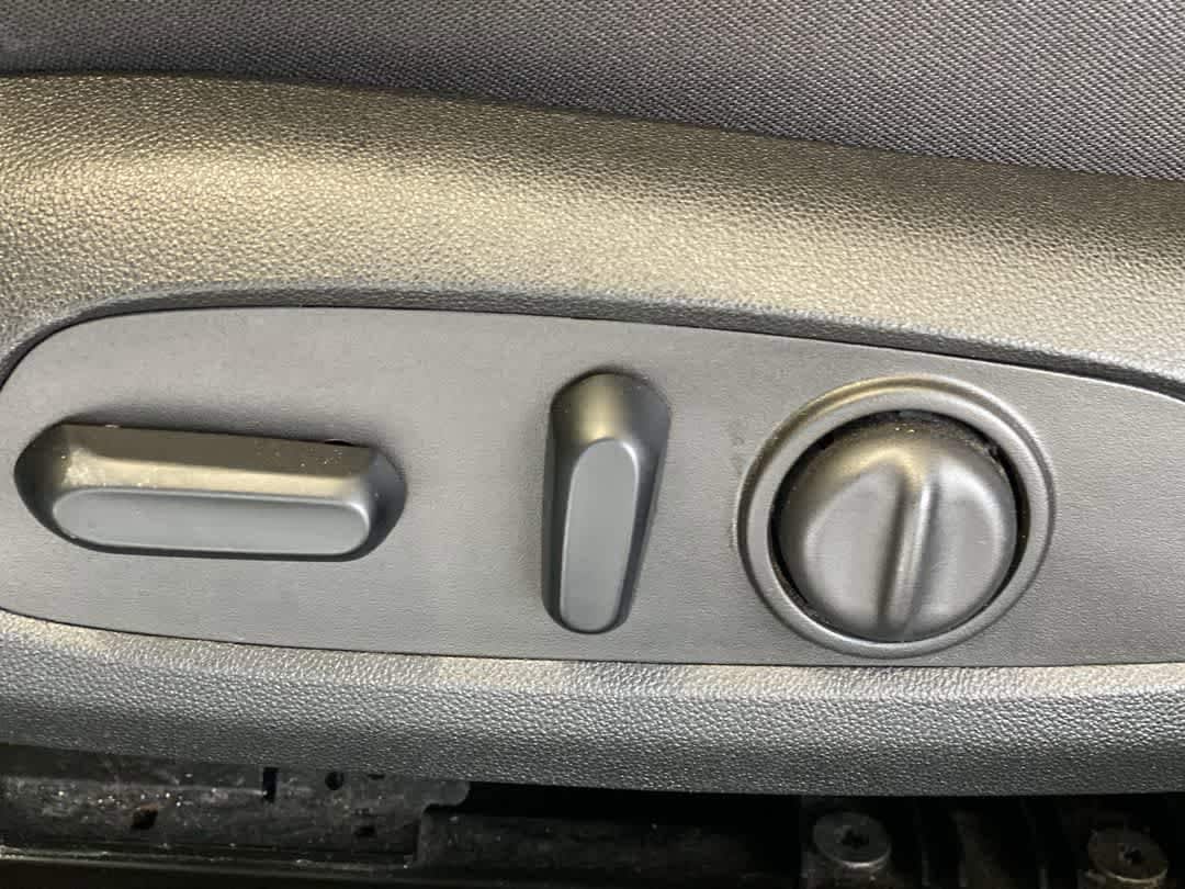 Thumbnail: 2023 Chevrolet Malibu - 15