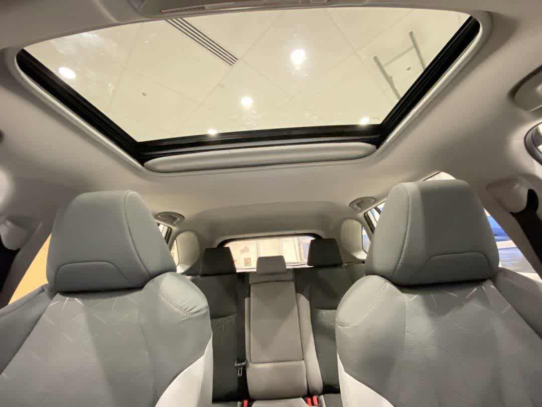 Thumbnail: 2025 Toyota RAV4 - 24