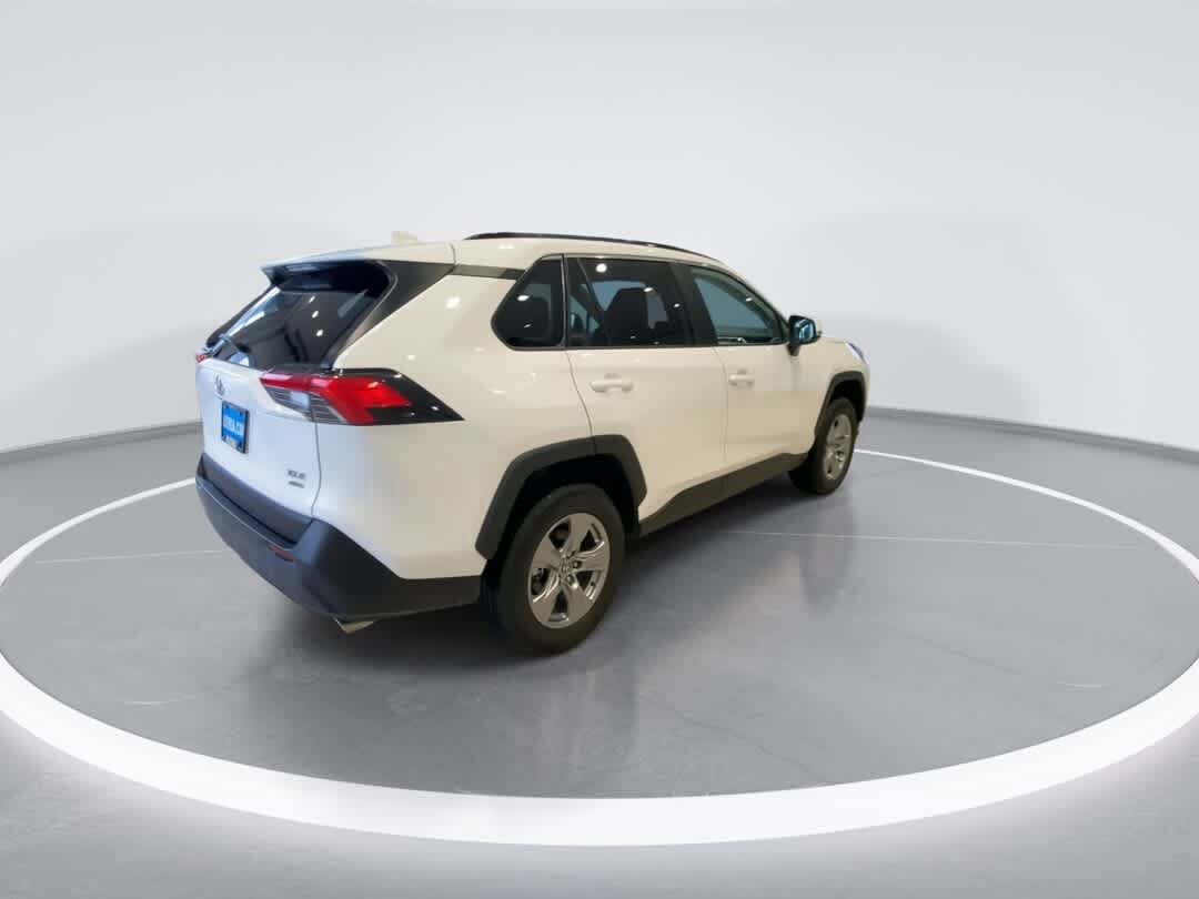 Thumbnail: 2025 Toyota RAV4 - 8