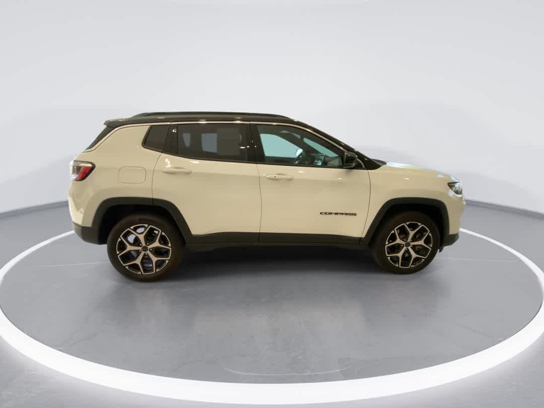 Thumbnail: 2025 Jeep Compass - 9