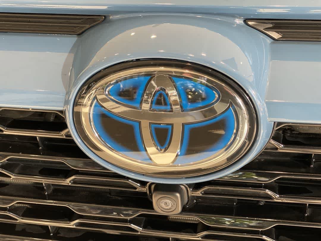 Thumbnail: 2022 Toyota RAV4 - 10