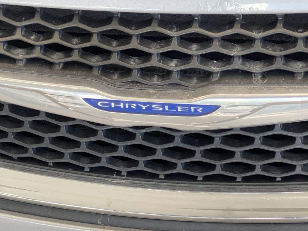 Thumbnail: 2018 Chrysler Pacifica - 10