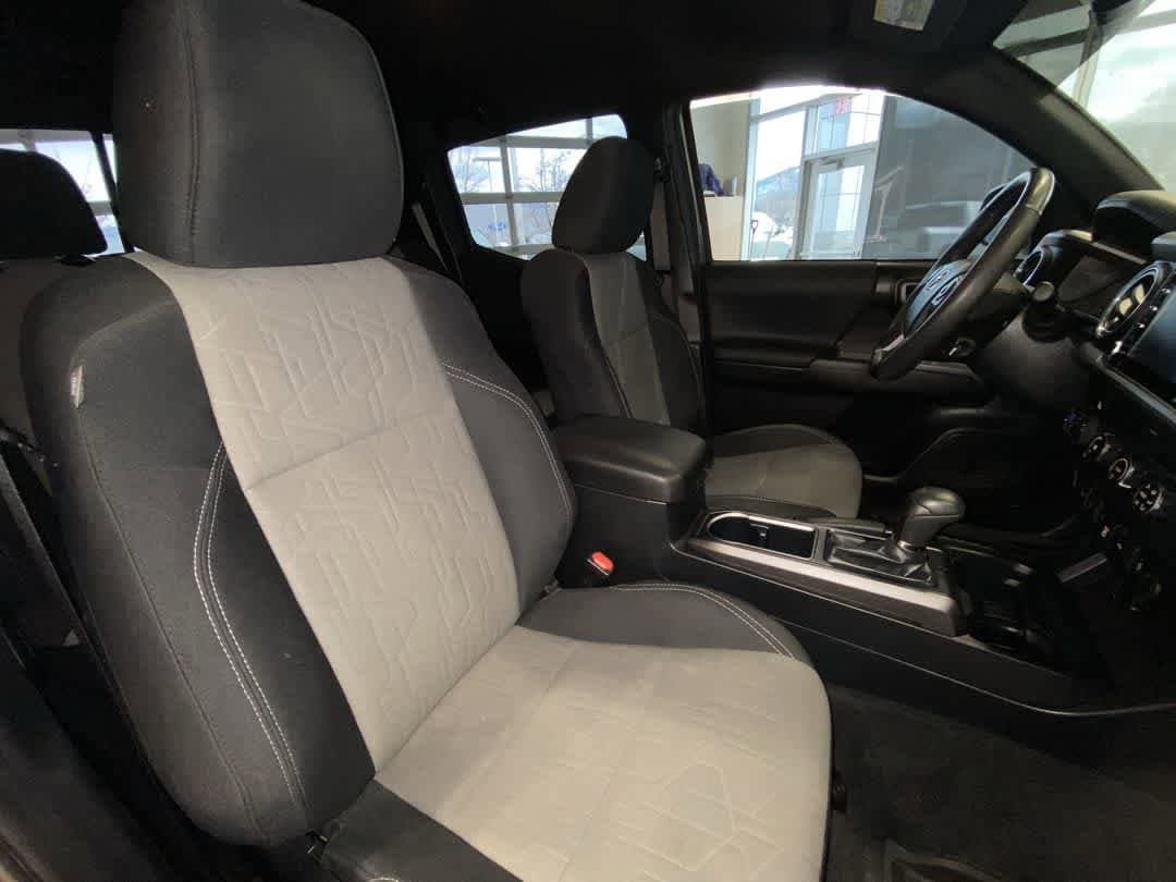 Thumbnail: 2020 Toyota Tacoma - 25