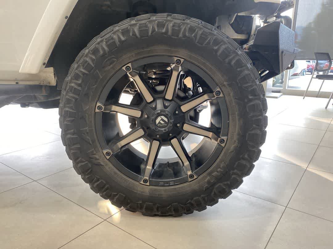 Thumbnail: 2016 Jeep Wrangler - 11