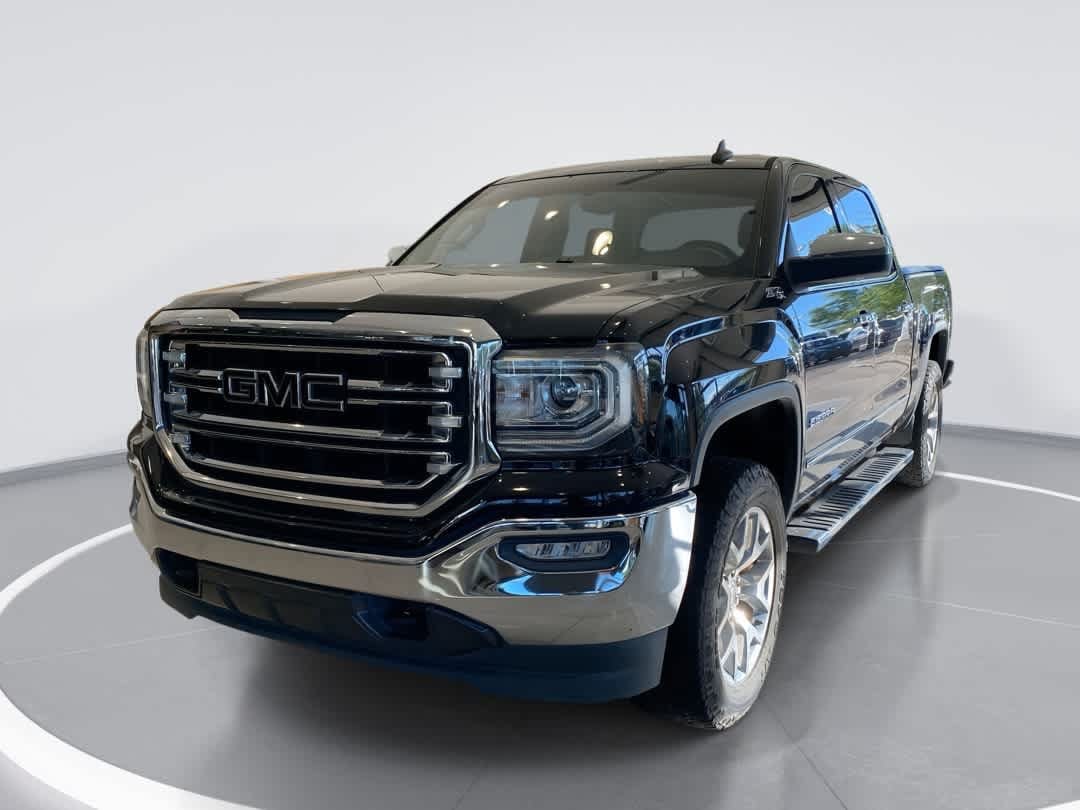 2018 GMC Sierra 4WD Crew Cab Short Box SLT's photo