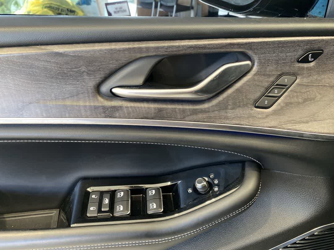 Thumbnail: 2022 Jeep Grand Cherokee - 15