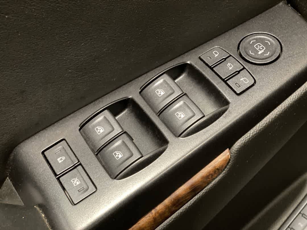 Thumbnail: 2018 Chevrolet Suburban - 15