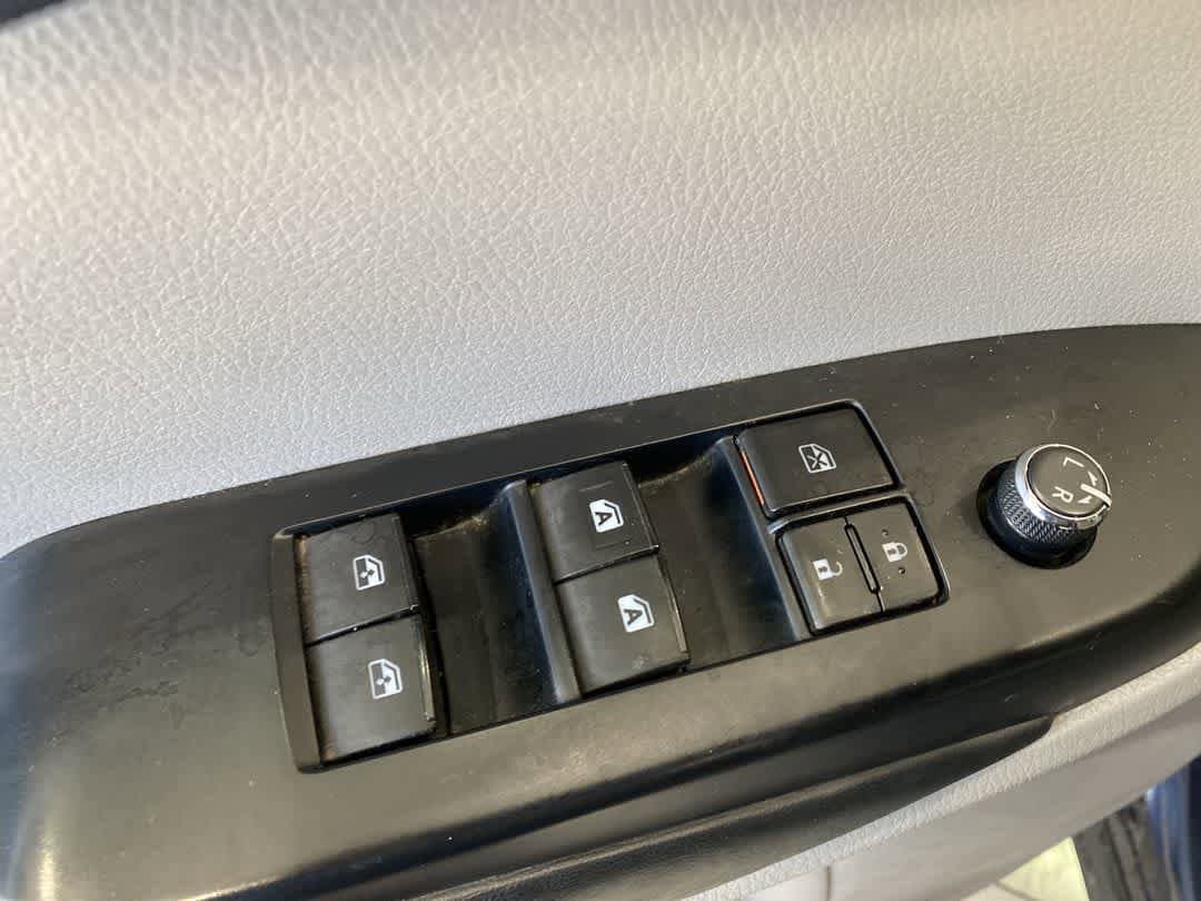 Thumbnail: 2015 Toyota Highlander - 13