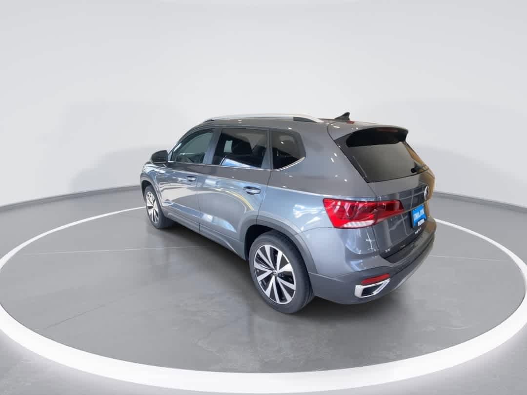 Thumbnail: 2022 Volkswagen Taos - 6