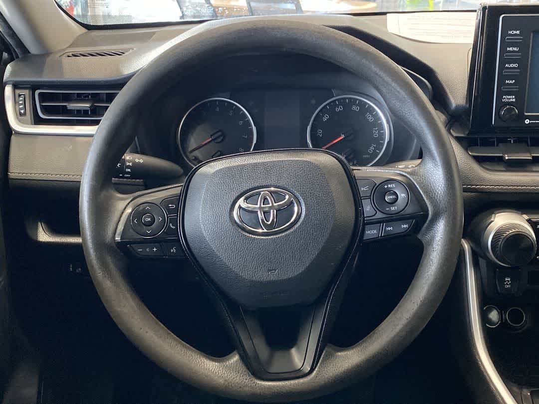 Thumbnail: 2021 Toyota RAV4 - 17