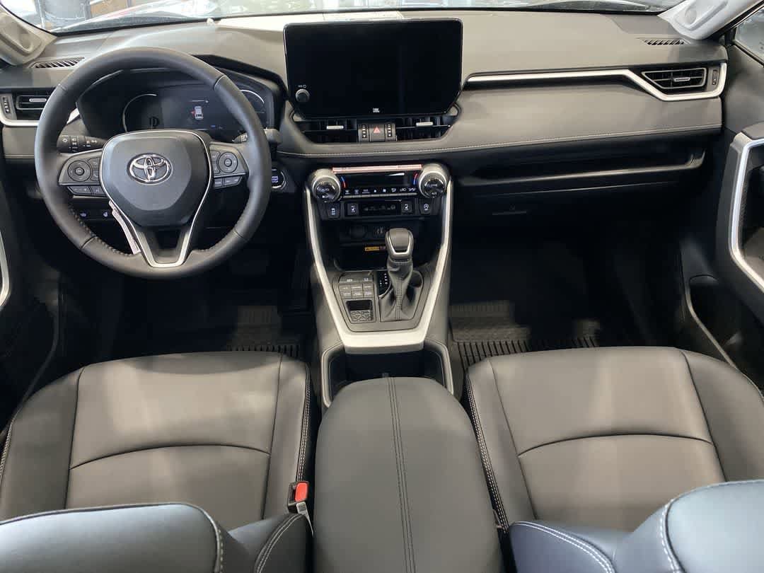 Thumbnail: 2025 Toyota RAV4 - 20