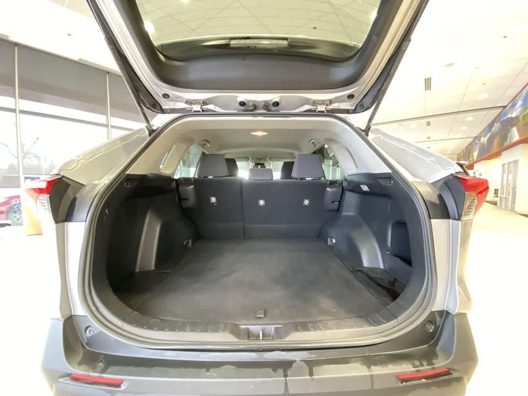 Thumbnail: 2020 Toyota RAV4 - 25