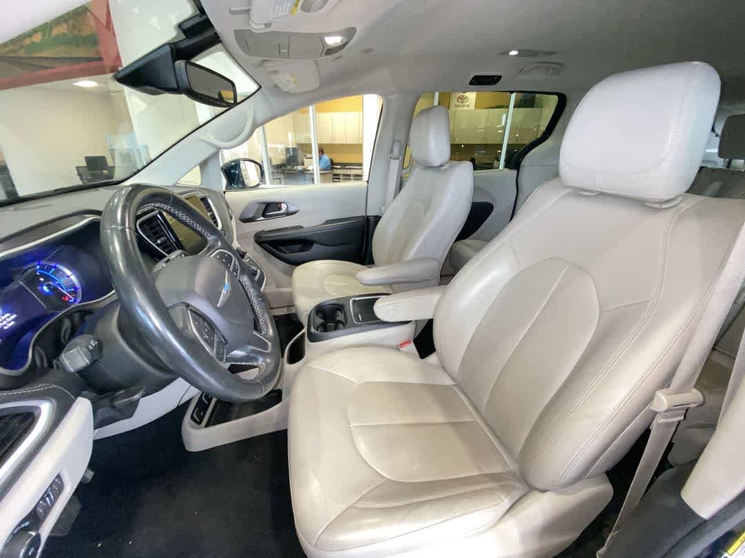 Thumbnail: 2021 Chrysler Pacifica - 13