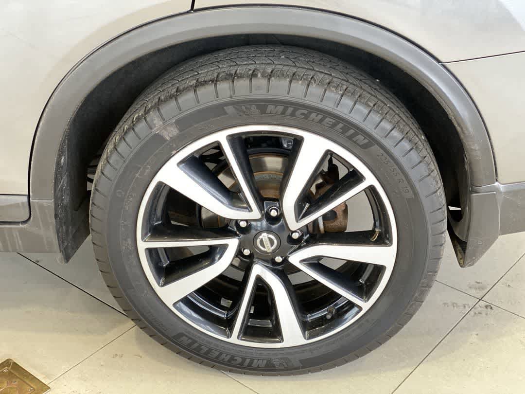 Thumbnail: 2017 Nissan Rogue - 13