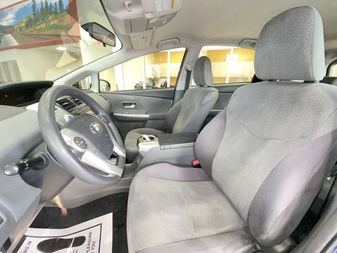 Thumbnail: 2012 Toyota Prius v - 13